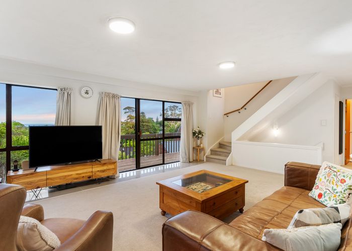  at 1/14 Kirkdale Place, Northcross, North Shore City, Auckland