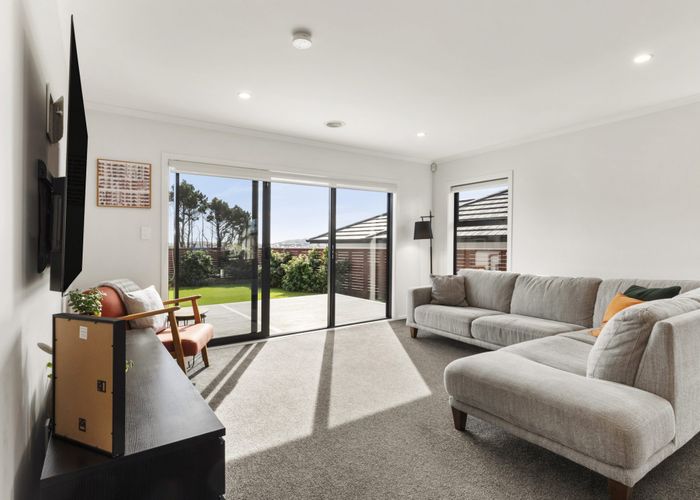  at 5 Boeing Way, Newlands, Wellington