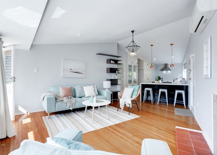  at 5 Waerenga Road, Days Bay, Lower Hutt