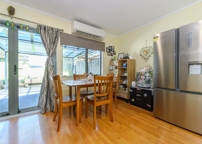  at 6 Kona Crescent, Henderson, Waitakere City, Auckland
