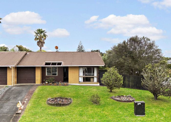  at 2/1 Lorelei Place, Papakura, Papakura, Auckland