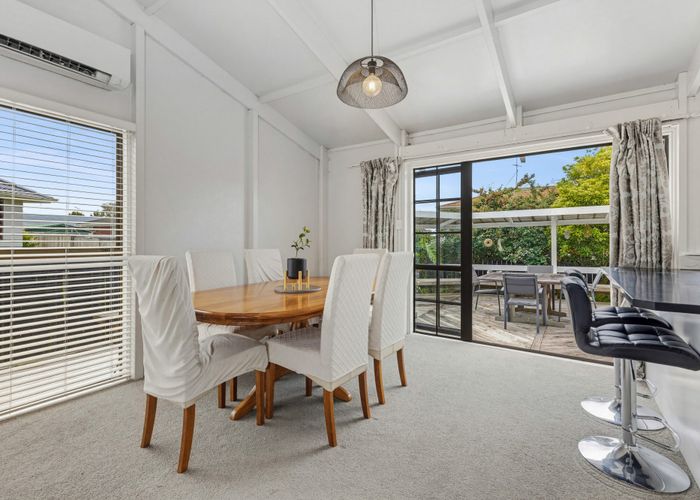  at 11 Foyle Place, Glendene, Waitakere City, Auckland