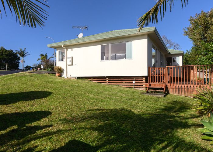  at 60 Hewlett Road, Massey, Waitakere City, Auckland