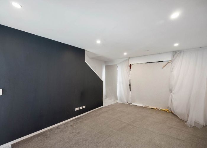  at 2/45 Vera Road, Te Atatu South, Waitakere City, Auckland