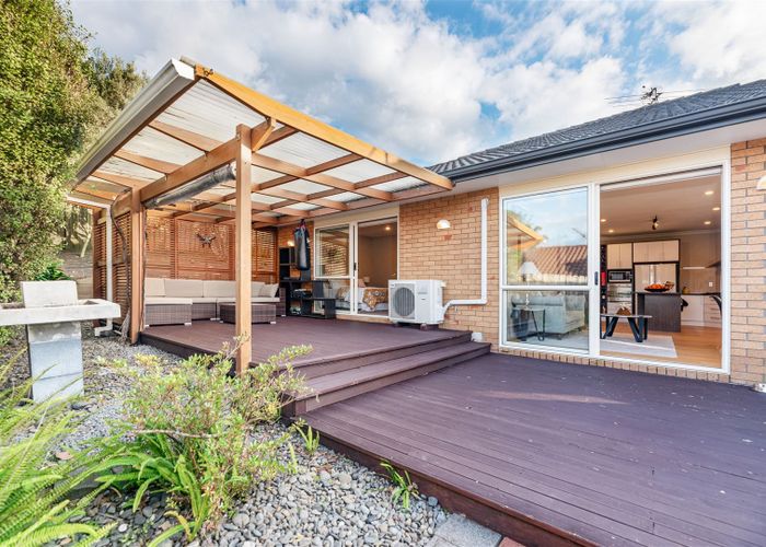  at 9 Tetbury Place, Henderson, Auckland