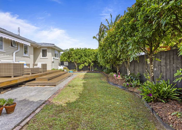  at 60 Woodside Road, Massey, Auckland