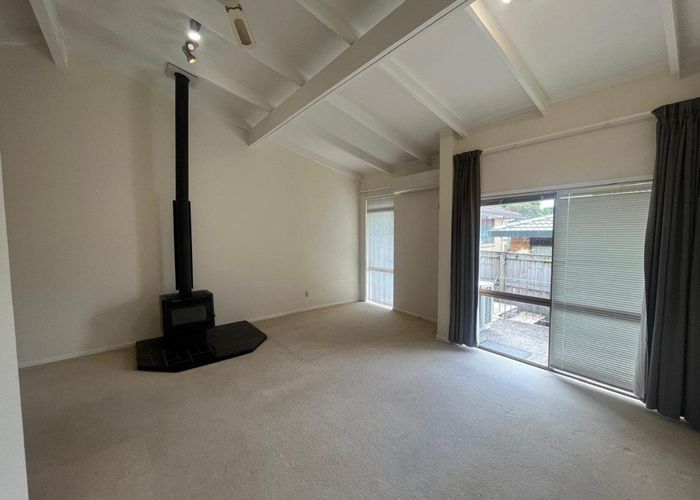  at 2/40 Bodi Place, Te Atatu South, Waitakere City, Auckland