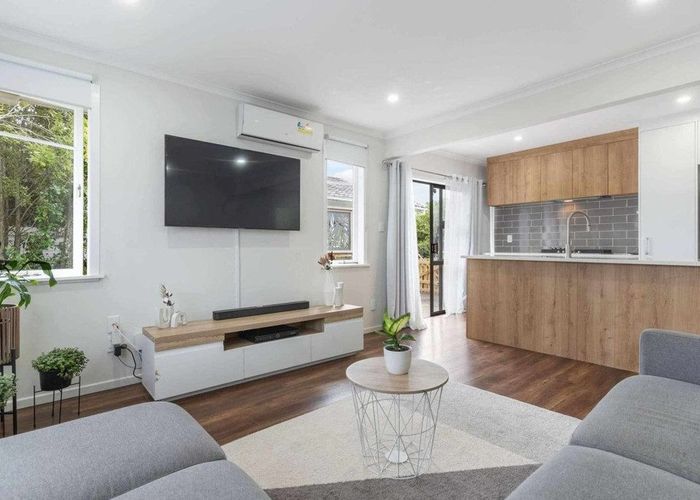  at 11 Harrington Road, Henderson, Waitakere City, Auckland