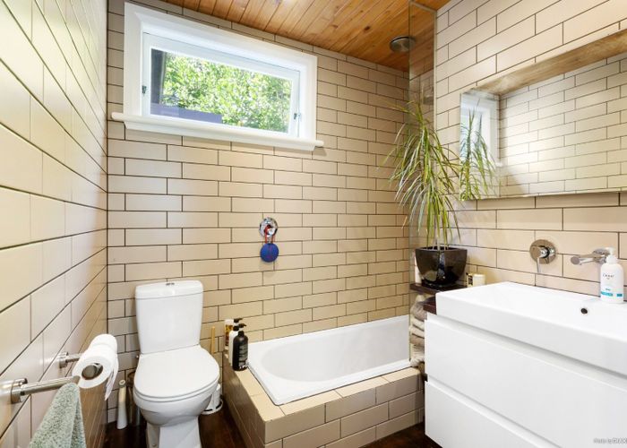  at 55 Pupuke Road, Birkenhead, Auckland