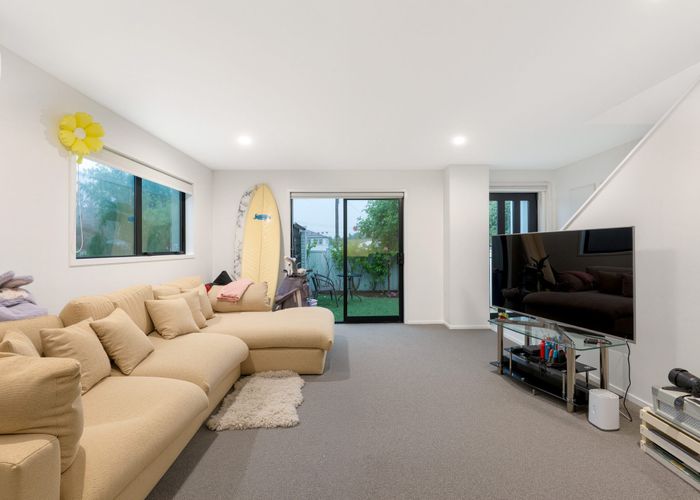  at 1/21 Karamu Street, Te Atatu Peninsula, Waitakere City, Auckland