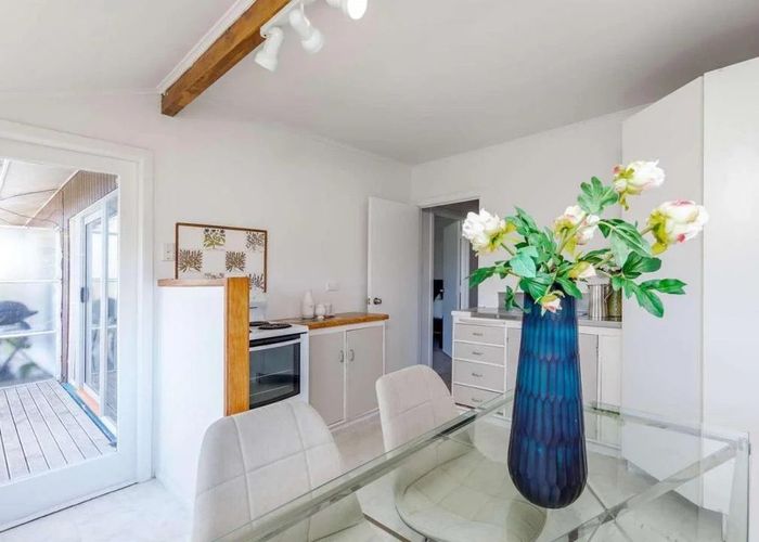  at 2/18 Fowler Street, Northcote, North Shore City, Auckland