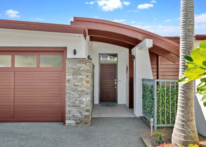  at 8 St Clair Place, Browns Bay, North Shore City, Auckland