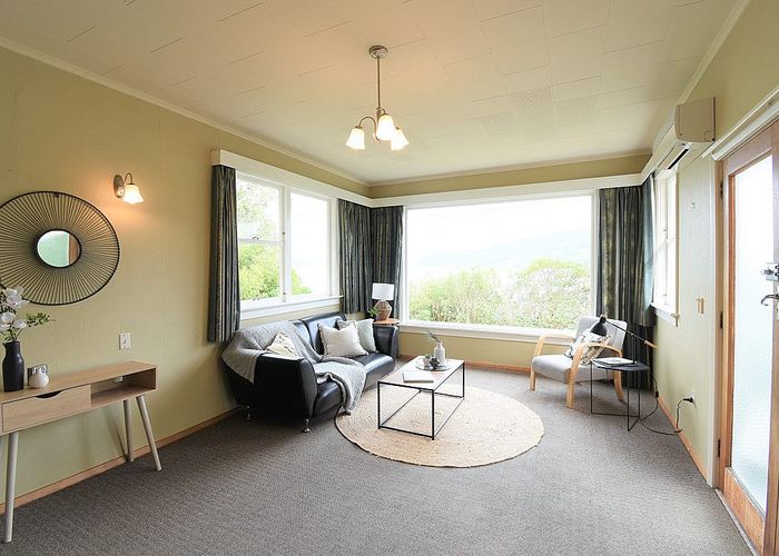  at 16 Marine Parade, Macandrew Bay, Dunedin