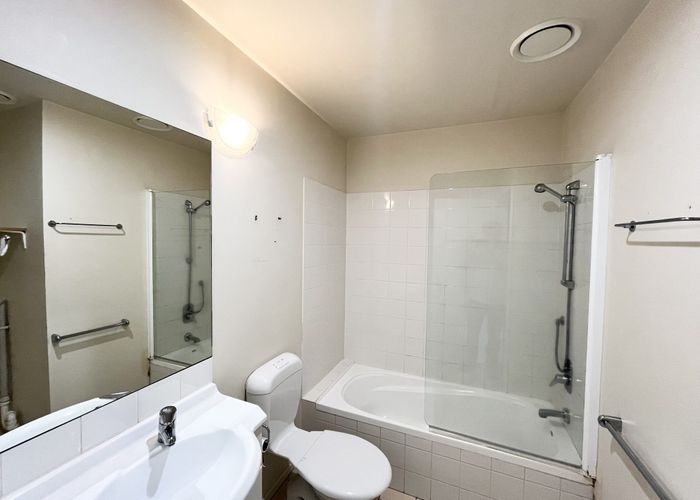  at 75/92 Bush Road, Albany, North Shore City, Auckland