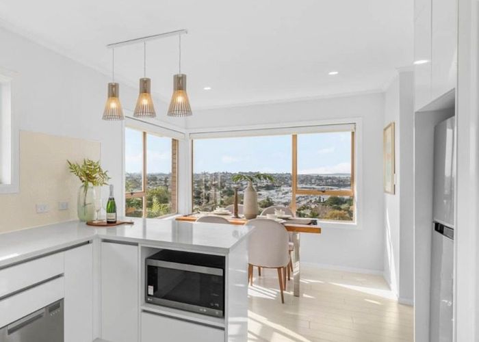  at 611b Glenfield Road, Glenfield, North Shore City, Auckland