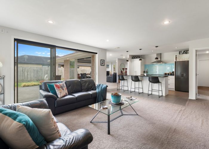  at 71 Parkhaven Drive, Rosehill, Papakura