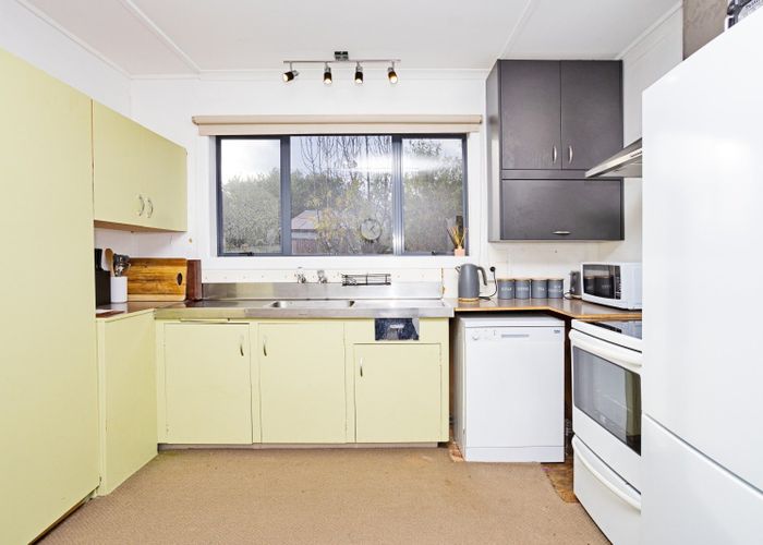  at 201 Lorn Street, Glengarry, Invercargill