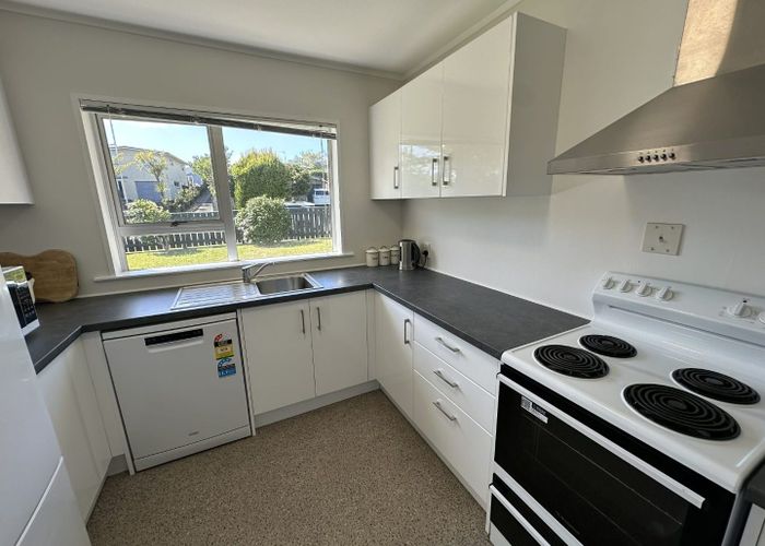  at 14 Nola Ave, Raumati Beach, Kapiti Coast, Wellington