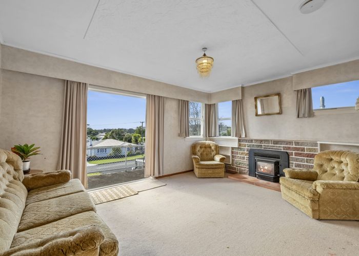 at 10 Alberta Road, Glen Avon, New Plymouth