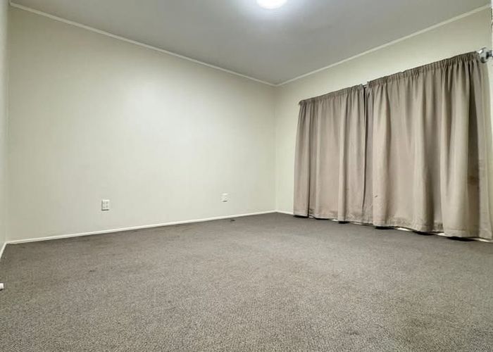  at 2/12 Booker Place, Weymouth, Manukau City, Auckland