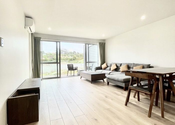  at 10/10 Vinifera Place, Fairview Heights, North Shore City, Auckland