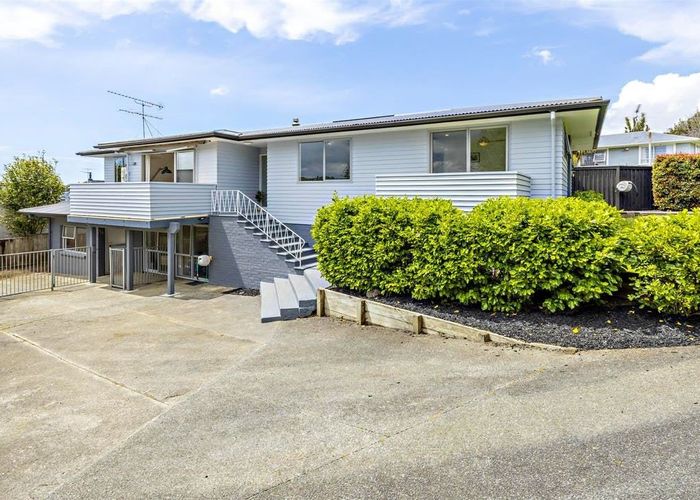  at 3 Salas Place, Howick, Auckland