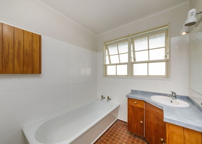  at 91 Bridge Street, Bulls