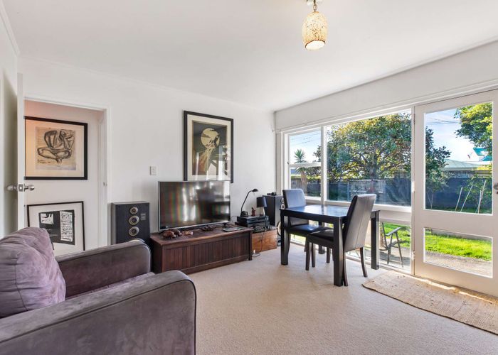  at 3/2 Mountain View Road, Western Springs, Auckland