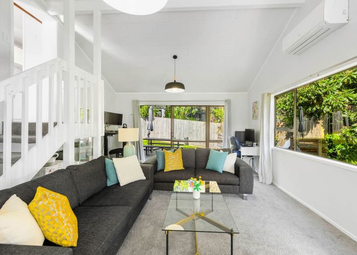  at 2/72 Stredwick Drive, Torbay, North Shore City, Auckland