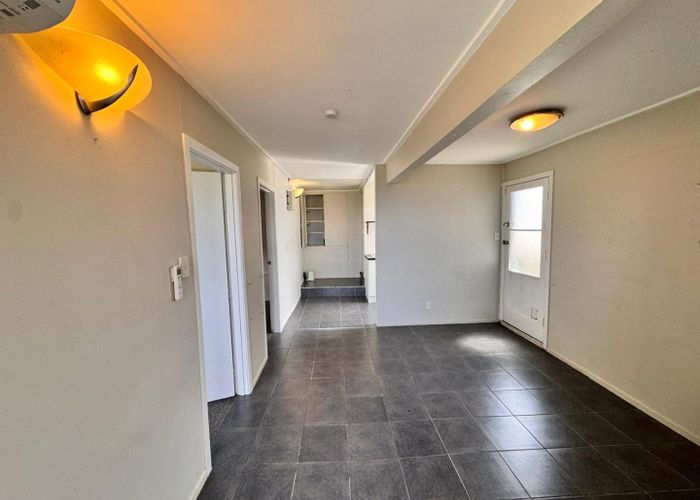  at 2/139 Donovan Street, Blockhouse Bay, Auckland City, Auckland