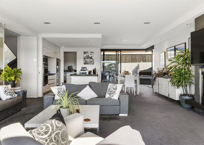  at 2/5 The Moorings, Two Mile Bay, Taupo
