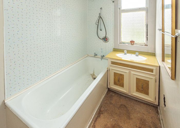  at 7 Seafront Road, Castlecliff, Whanganui