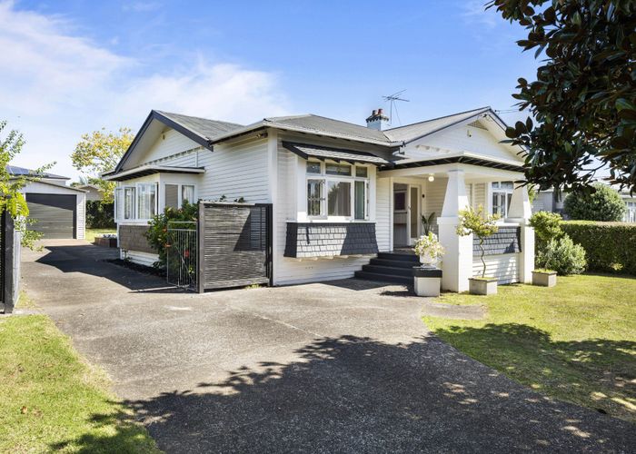  at 71 Mcintyre Road, Mangere Bridge, Auckland