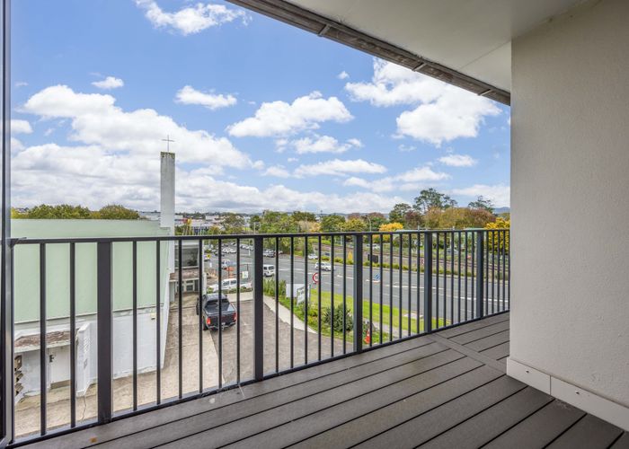 at 3Y/1 Wadier Place, Henderson, Waitakere City, Auckland