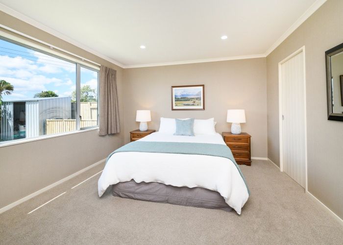  at 6 Angelina Way, Kelvin Grove, Palmerston North