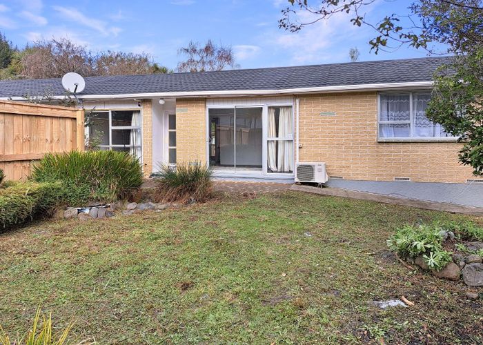  at 8 Garth Lane, Maoribank, Upper Hutt, Wellington