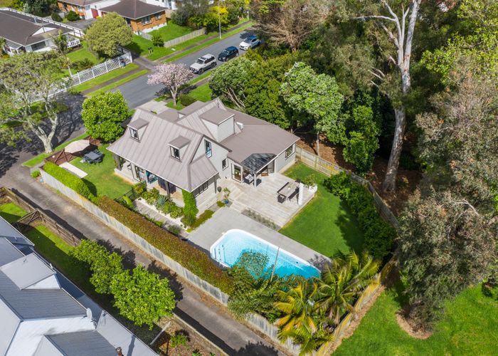  at 10 Kakapo Place, Papatoetoe, Auckland