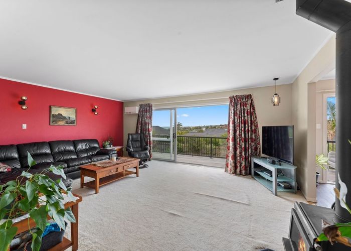  at 5 Stapleford Crescent, Browns Bay, North Shore City, Auckland