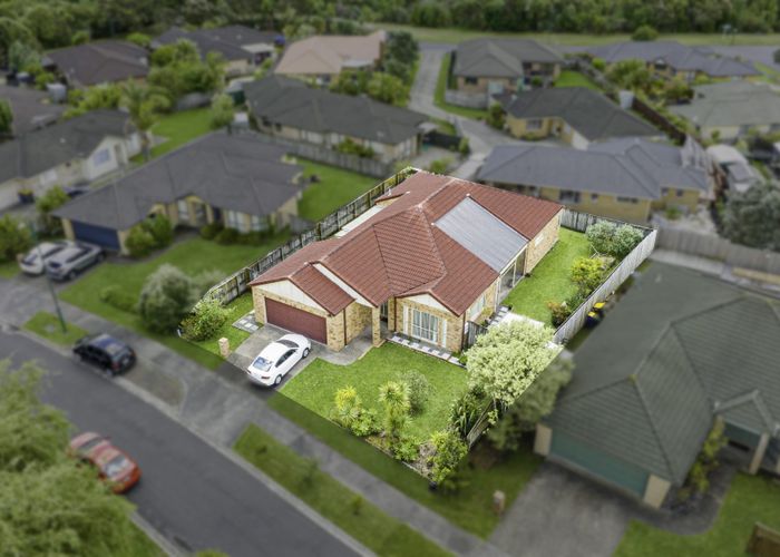  at 8 Alderbury Way, Henderson, Auckland