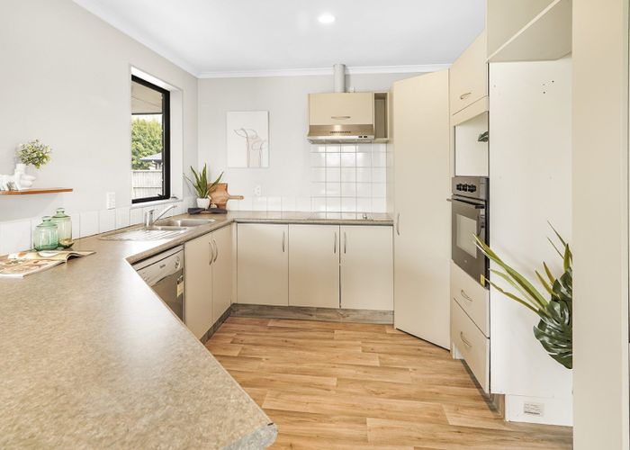  at 7 Woodgreen Way, Hamilton East, Hamilton