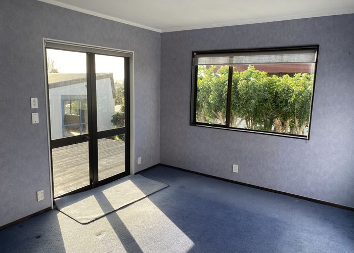  at 8 Shelly Bay Road, Beachlands, Manukau City, Auckland