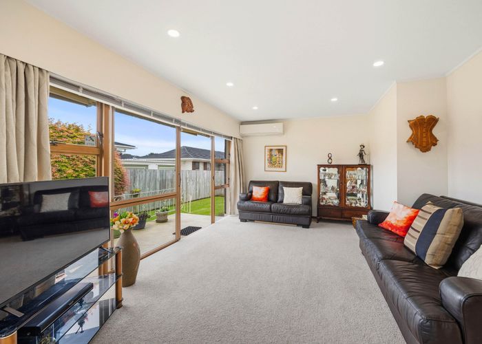  at 5/33 Swanson Road, Henderson, Waitakere City, Auckland