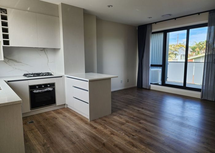  at 22E Totaravale Drive, Totara Vale, North Shore City, Auckland