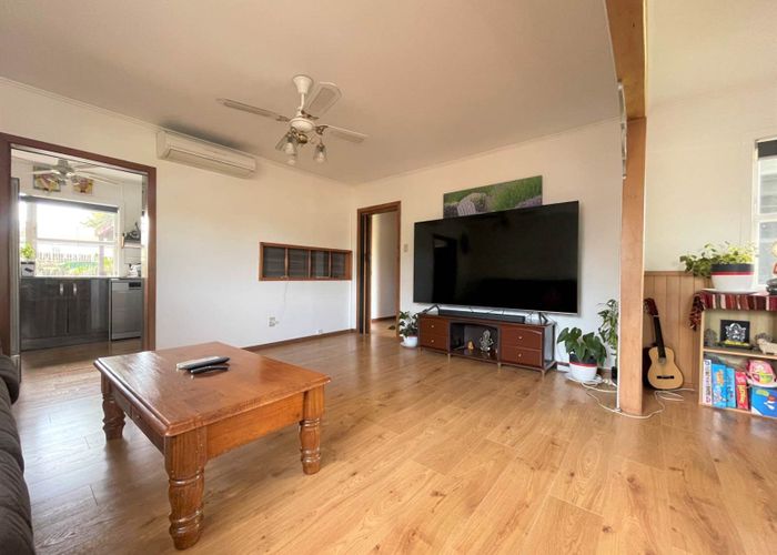  at 82 Barrys Road, Glendene, Waitakere City, Auckland