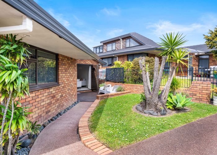 at 9 Renoir Street, West Harbour, Waitakere City, Auckland