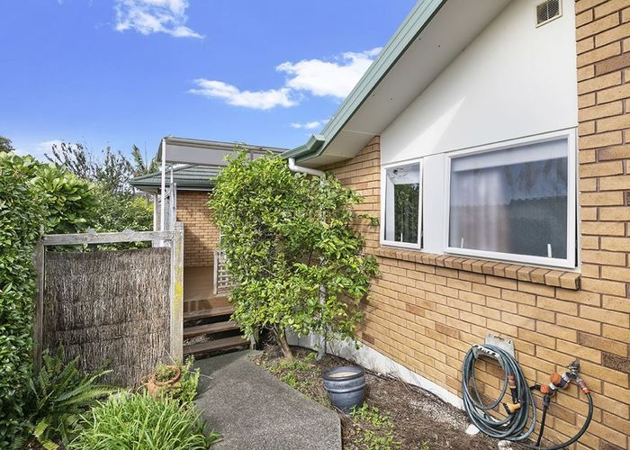  at 6 Rivervale Grove, Stanmore Bay, Whangaparaoa