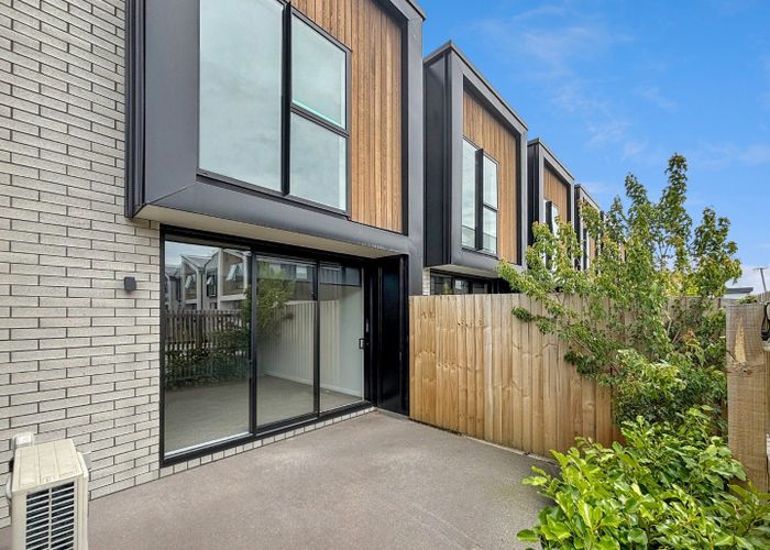  at 2/325 Lincoln Road, Addington, Christchurch City, Canterbury