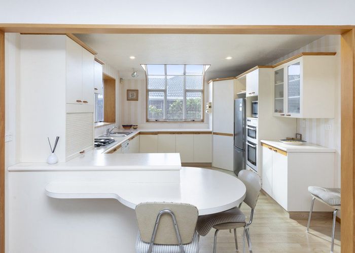  at 18 Huntingdon Place, Avonhead, Christchurch City, Canterbury
