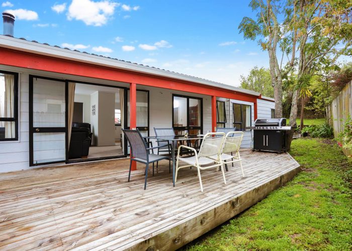  at 6 Thalia Place, Totara Vale, Auckland