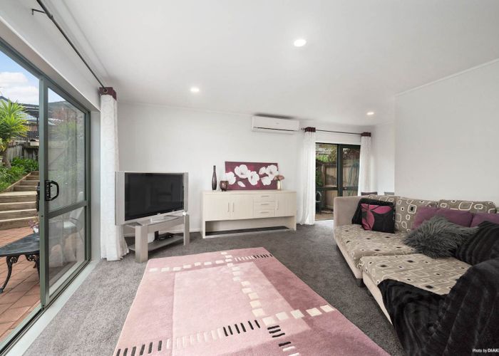  at 10/12 Northcross Drive, Oteha, Auckland